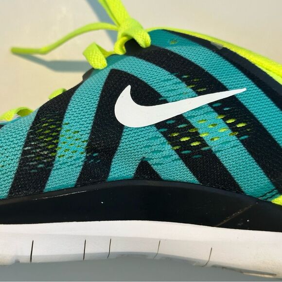 Nike Women's SZ 7.5 Free TR 5.0 Aqua Green Running Shoe Bold Laces Sneaker - Picture 8 of 15